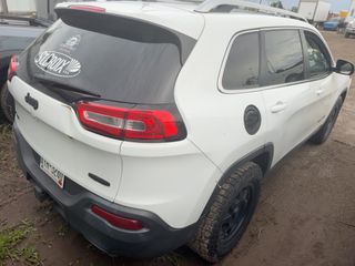 2017 Jeep Cherokee Latitude - Exterior Rear Right Corner Image